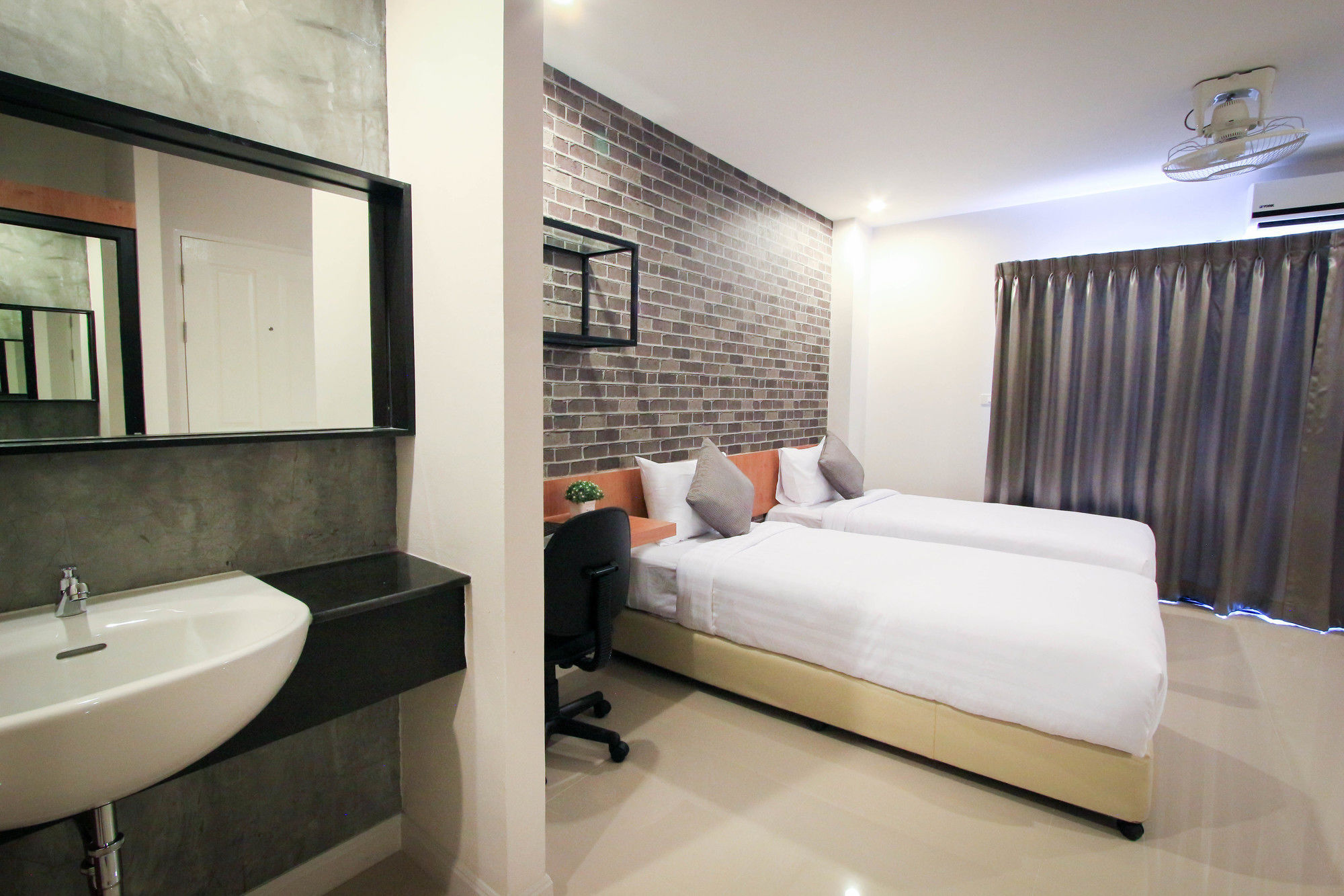 Vipa House Phuket - Sha Extra Plus Exterior photo
